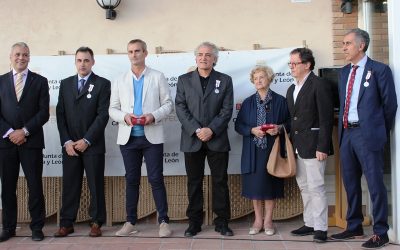 La Federación de Esgrima de Castilla y León reconoce a sus tiradores Olímpicos y expresidentes con la medalla de oro