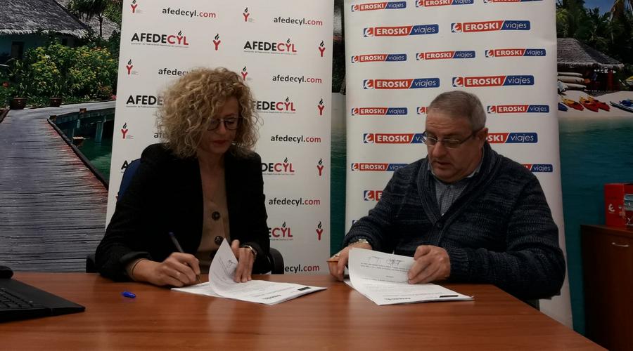 AFEDECyL firma un convenio con viajes EROSKI para organizar los desplazamientos deportivos de sus socios