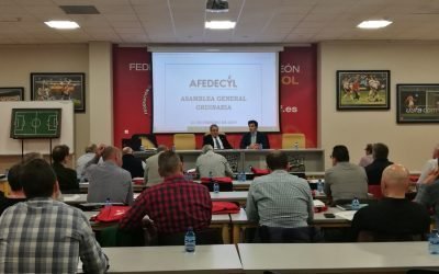 El director general de deporte, Alfonso Lahuerta, agradece a AFEDECYl su aportación a la nueva Ley de la Actividad Física.