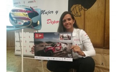 La piloto Cristina Gutiérrez desvela a los alumnos de Burgos algunos de sus secretos del éxito, como embajadora de Igualdad de Afedecyl