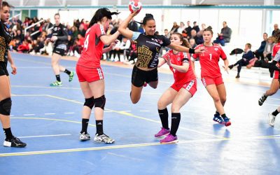 La selección absoluta femenina de Balonmano de Castilla y León vence a Chile en su debut en León