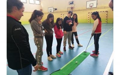 La golfista profesional Marta Muñoz lleva su mensaje de Igualdad a los estudiantes de Ávila