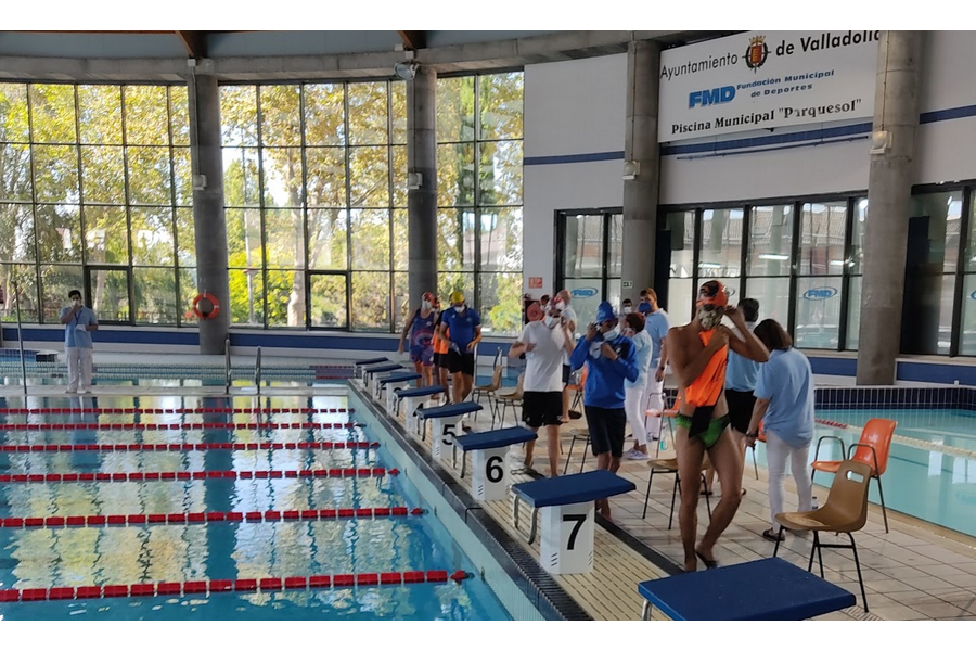 Vuelve la competición oficial de natación a la piscina de Parquesol