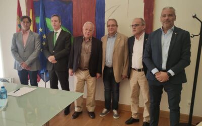Cordialidad en la primera reunión de AFEDECYL con el consejero de Cultura, Turismo y Deporte, Gonzalo Santoja