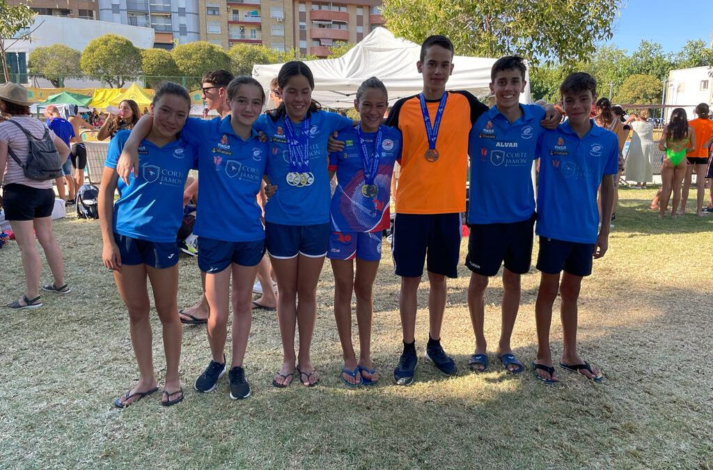 Los alevines de natación de Castila y León brillan en Jaén y se cuelgan 10 medallas