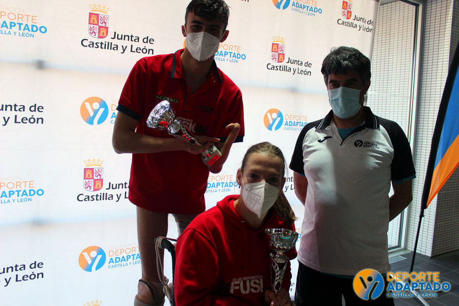 Los paralímpicos Marta Fernández y Luis Huerta lideran la final de la Liga de Castilla y León de Natación Adaptada