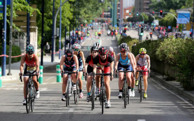 La primera edición del Triatlón EMEDÉ Valladolid roza el lleno