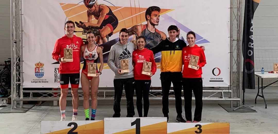 Marina Muñoz y Fernando Carmona se hacen con el campeonato regional de duatlón sprint