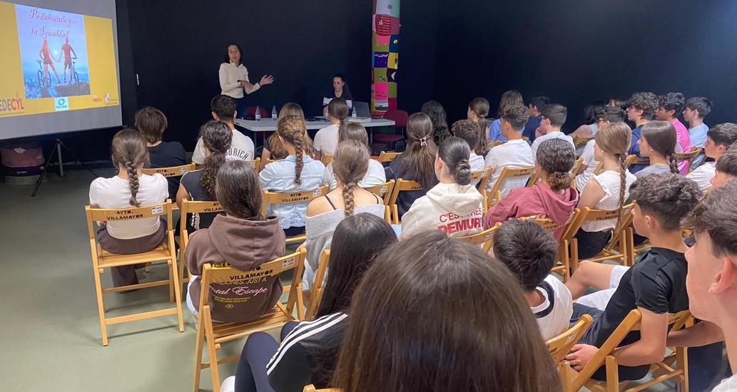 Dori Ruano y Yelyzaveta Havrylova, protagonistas en Villamayor en las Jornadas de Igualdad de la Consejería de Familia