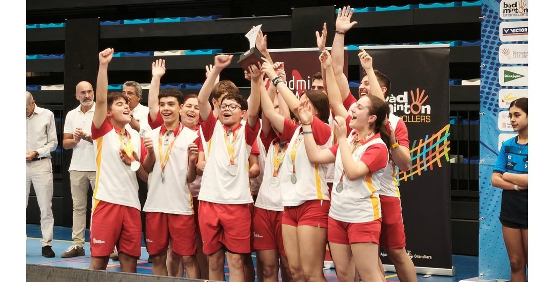 Castilla y León brilla en el CESA de Bádminton con una plata del Infantil