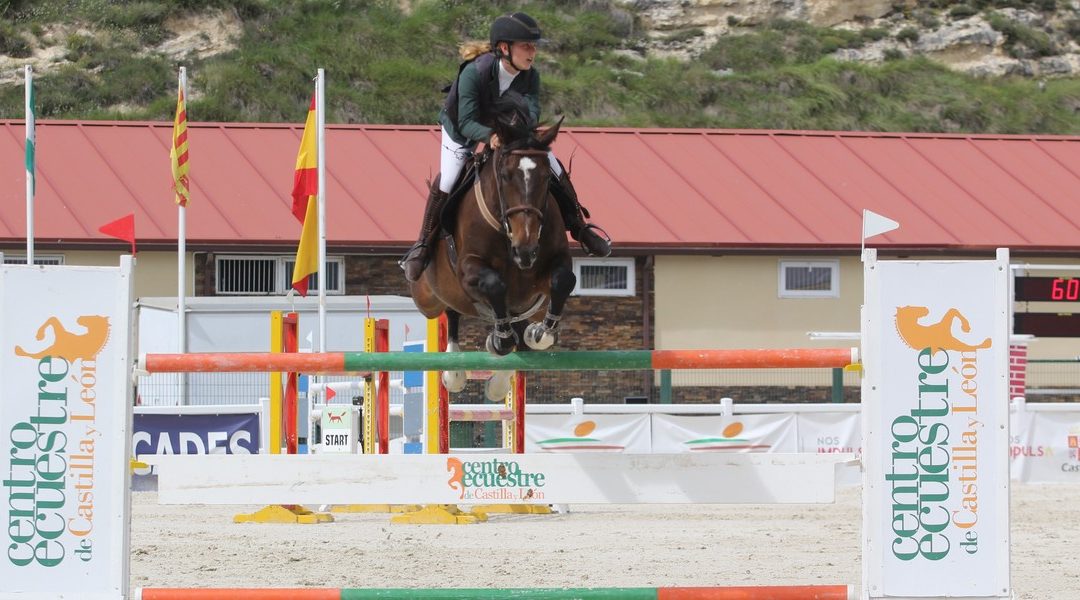 Récord de participación en el Concurso Nacional de Saltos del Segovia
